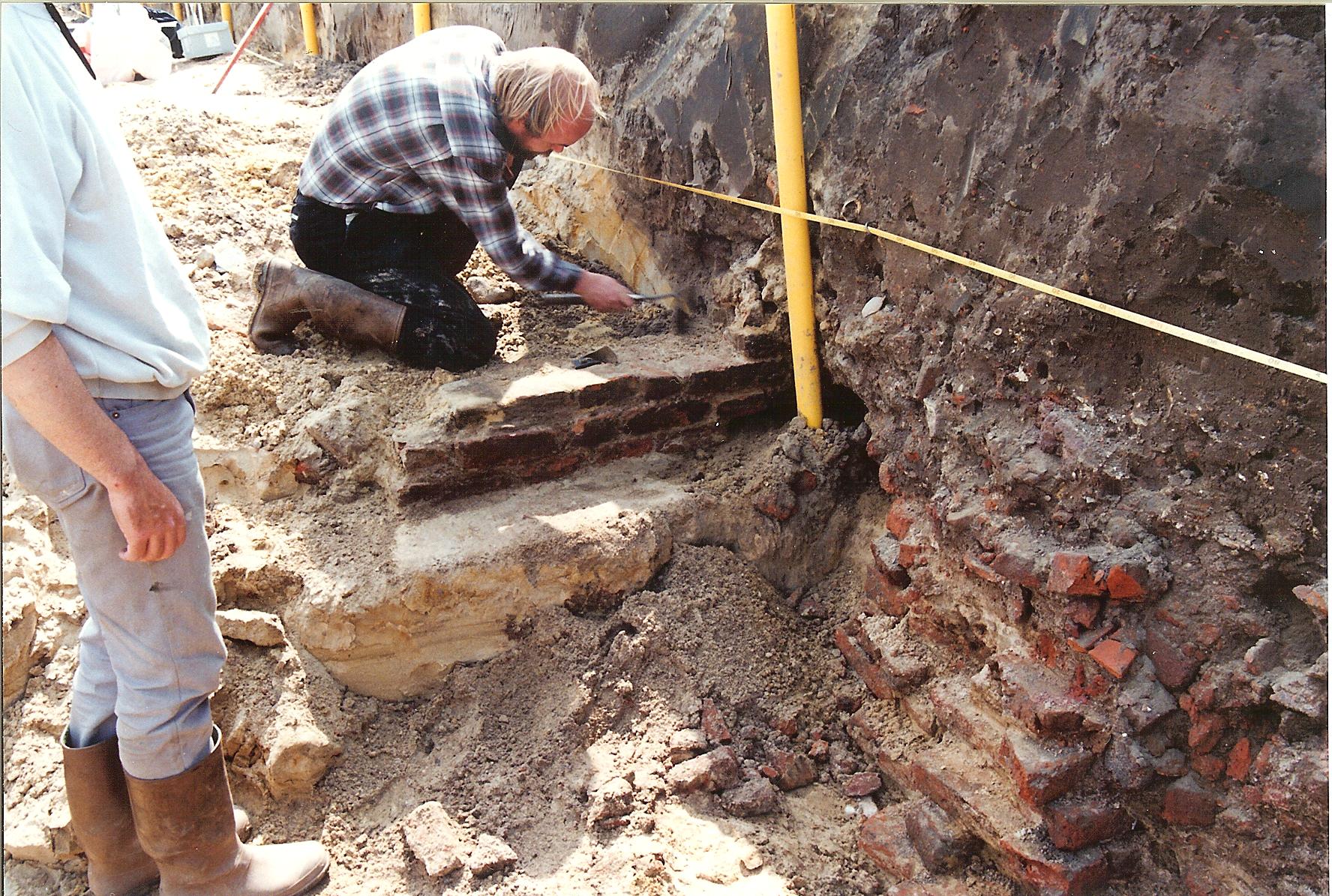 Archeologisch onderzoekkasteelvanOss (jpg) Archeologisch onderzoekkasteelvanOss (jpg)